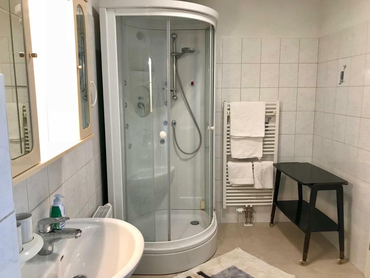 Traumhafte Wohnung Auf Pferde Ranch Aich  Bagian luar foto